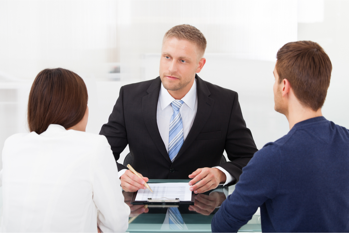 Understanding The Importance Of Hiring A Divorce Lawyer For A Smooth Separation